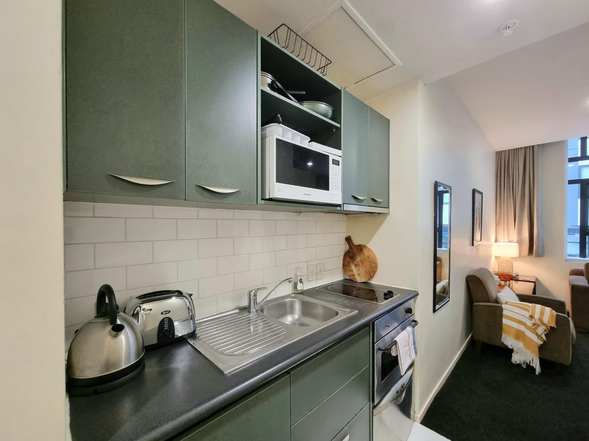 Urban Deco Apartment On Queen Street Auckland Szoba fotó
